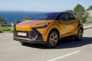 Konečně pořádný operák pro soukromníky? Toyota u nás srazila splátku za nové auto na zajímavé peníze - Garáž.cz